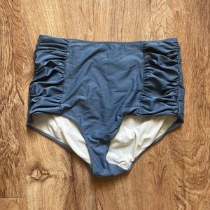 Kortni Jeane gray bottoms